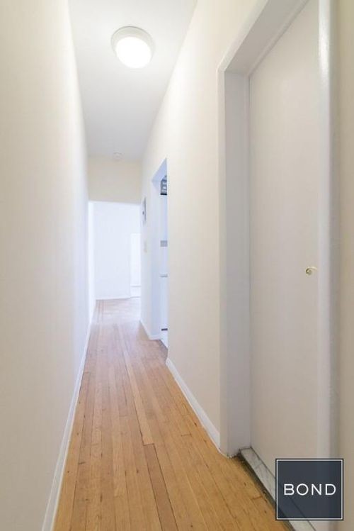 330 E 74th St-Unit -5B in New York, NY - Building Photo - Building Photo