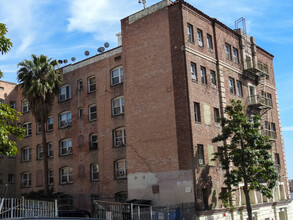 The Carlton Apartments in Los Angeles, CA - Building Photo - Building Photo