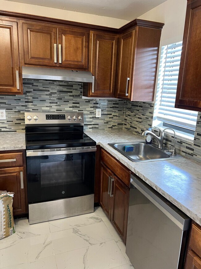 9355 SW 8th St, Unit 409 in Boca Raton, FL - Foto de edificio - Building Photo