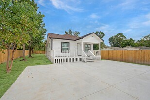 9305 Kentshire Dr in Houston, TX - Building Photo