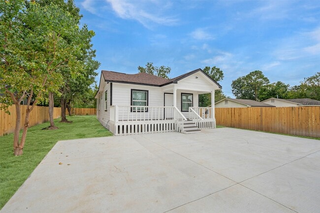 property at 9305 Kentshire Dr