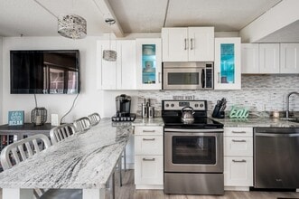 933 Ocean Blvd in Hampton, NH - Building Photo - Building Photo