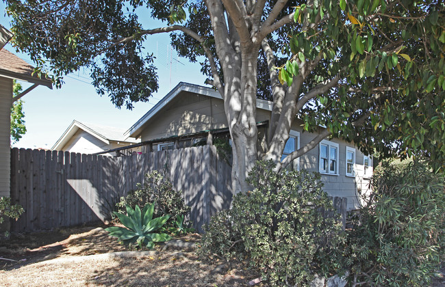 2208-2218 Meade Ave in San Diego, CA - Building Photo - Building Photo