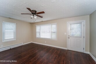 4218 Laura Ave in Shively, KY - Foto de edificio - Building Photo