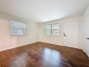 5243 Poppy Dr in Jacksonville, FL - Building Photo - Building Photo