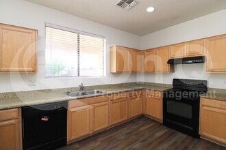 1943 W Fruit Tree Ln in San Tan Valley, AZ - Building Photo - Building Photo