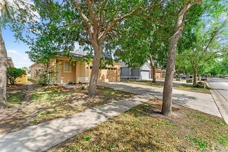 8420 Deer Chase Dr in Riverview, FL - Building Photo - Building Photo