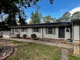 3050 Hermance Dr NE in Atlanta, GA - Building Photo