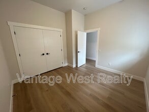 3555 Boxwood Rd in Kelowna, BC - Building Photo - Building Photo