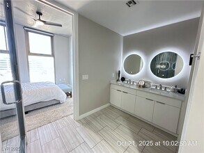 353 E Bonneville Ave in Las Vegas, NV - Foto de edificio - Building Photo