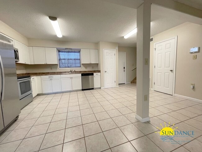 133 4th Ave in Shalimar, FL - Building Photo - Building Photo