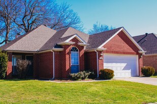 2610 Wandering Oak Dr in Denton, TX - Building Photo