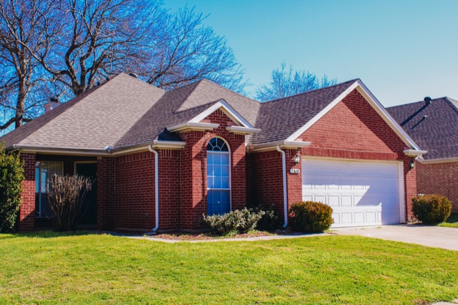 property at 2610 Wandering Oak Dr