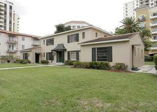 19-23 Santillane Ave in Coral Gables, FL - Building Photo - Building Photo