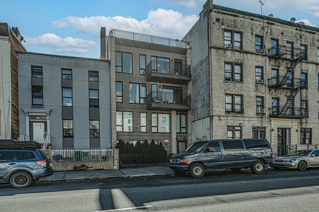 530 Lafayette Ave in Brooklyn, NY - Building Photo - Building Photo