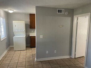 215 Lovelace Dr in Tallahassee, FL - Building Photo - Building Photo