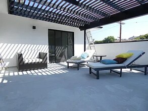 1347 N Stanley Ave in Los Angeles, CA - Building Photo - Building Photo