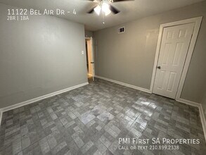 11122 Belair Dr-Unit -4 in San Antonio, TX - Building Photo - Building Photo