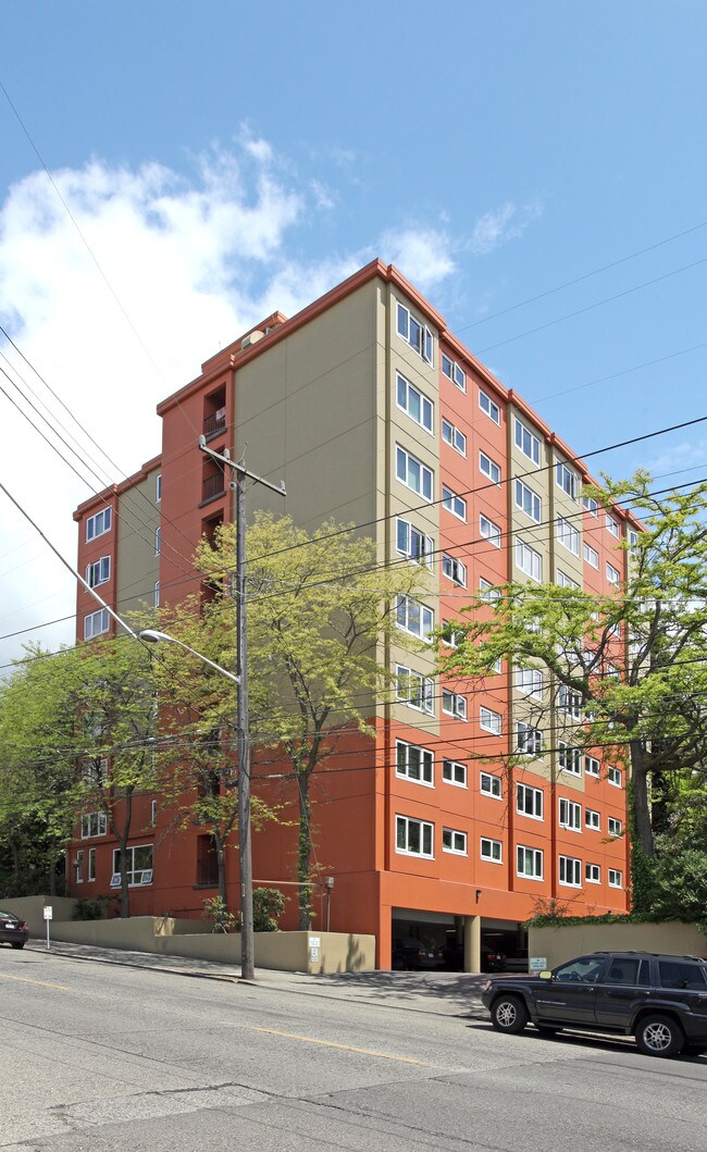 Queen Anne Heights in Seattle, WA - Foto de edificio - Building Photo