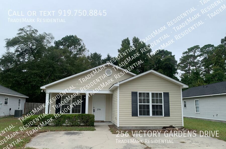256 Victory Gardens Dr in Wilmington, NC - Building Photo