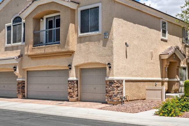 property at 3520 Glorious Iris Pl