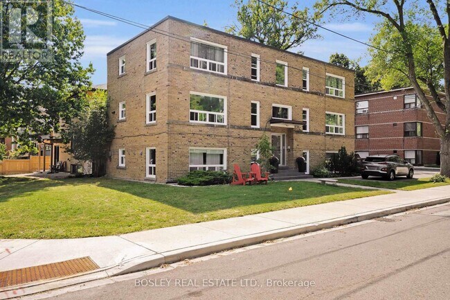 41 Marina Ave in Toronto, ON - Building Photo - Building Photo