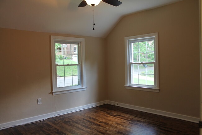 300 Barclay Avenue in Pittsburgh, PA - Building Photo - Building Photo