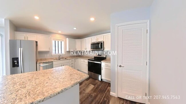 110 Rocky Rdg Dr in Hermon, ME - Building Photo - Building Photo