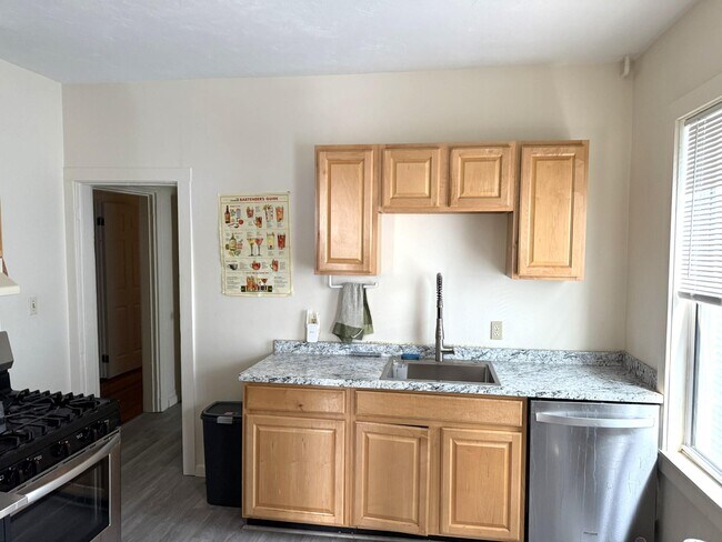 61 Webster Ave, Unit 1r in Somerville, MA - Building Photo - Building Photo