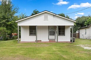 610 Mcnabb St in Lake Charles, LA - Building Photo