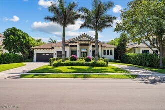 3200 Crayton Rd in Naples, FL - Building Photo - Building Photo