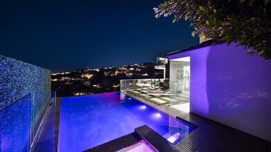 1623 Viewmont Dr in Los Angeles, CA - Building Photo - Building Photo