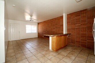 West Rose Lane in Phoenix, AZ - Foto de edificio - Building Photo
