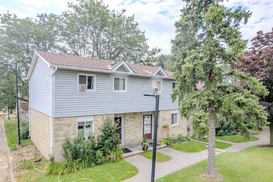 Briarview Co-Op in Mississauga, ON - Building Photo