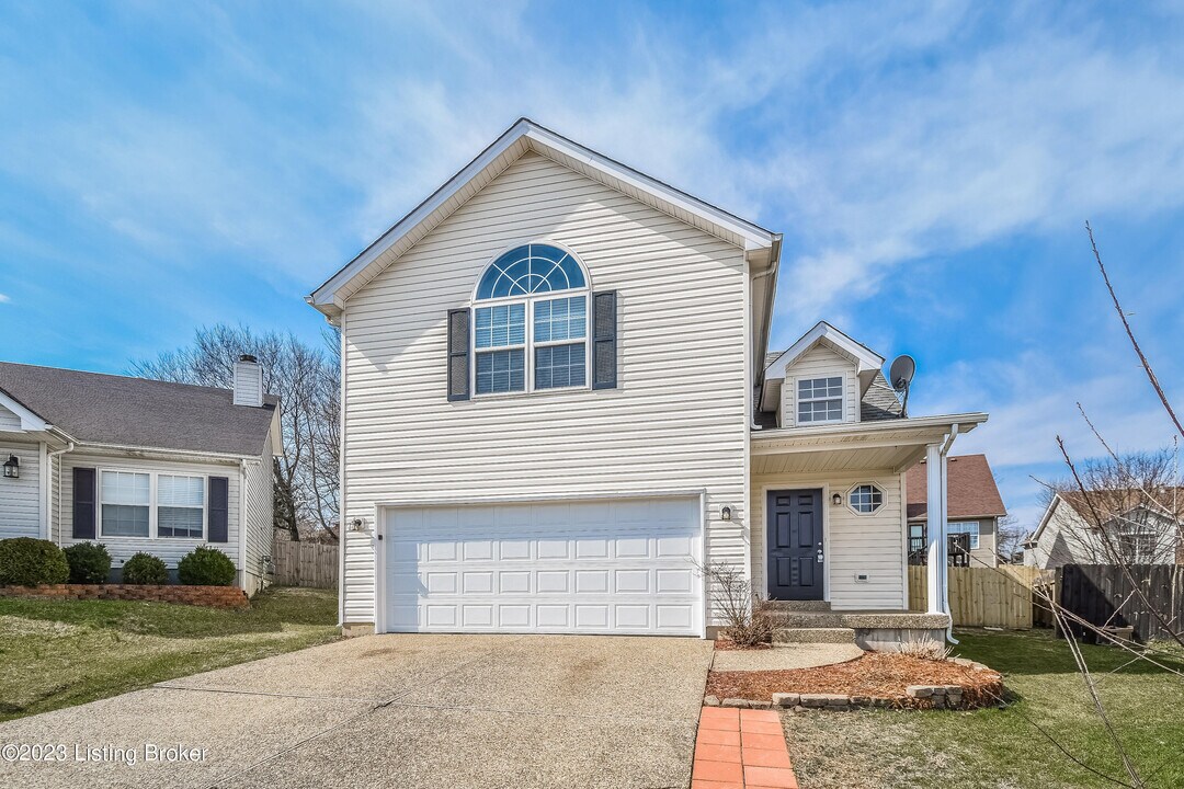 10500 Whitepine View Pl in Louisville, KY - Building Photo