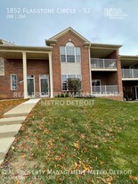 1852 Flagstone Cir in Rochester, MI - Building Photo