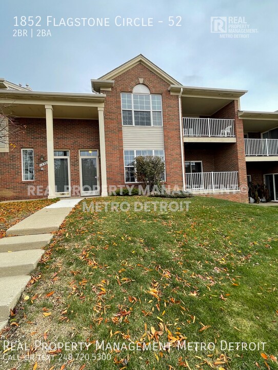 1852 Flagstone Cir in Rochester, MI - Building Photo