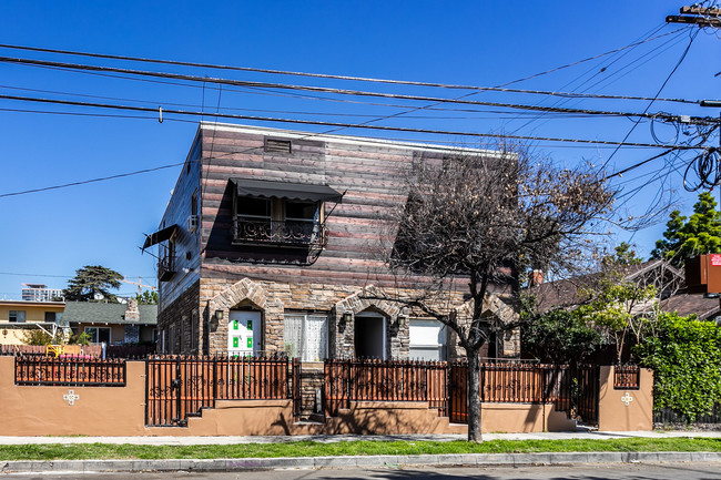 Multi-Family in Hollywood in Los Angeles, CA - Building Photo - Primary Photo