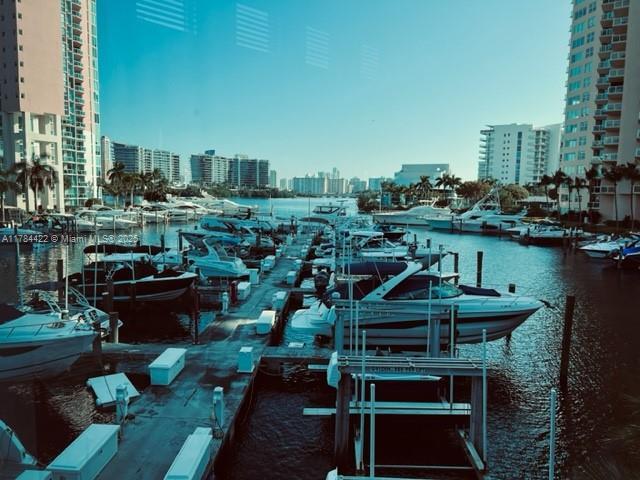 3370 Hidden Bay Dr, Unit 712 in Miami, FL - Building Photo - Building Photo
