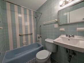 2018 Commonwealth Ave in Boston, MA - Building Photo - Building Photo
