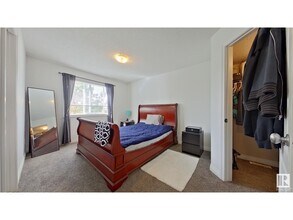 12050 17 Ave SW in Edmonton, AB - Building Photo - Building Photo