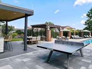 The Louis Townhomes in Overland Park, KS - Building Photo - Building Photo