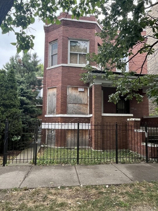 3340 W Evergreen Ave in Chicago, IL - Building Photo