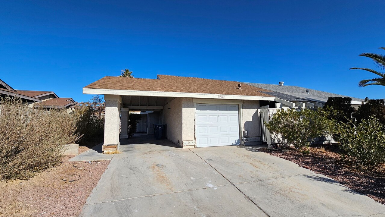 6772 Ledgewood Dr in Las Vegas, NV - Building Photo