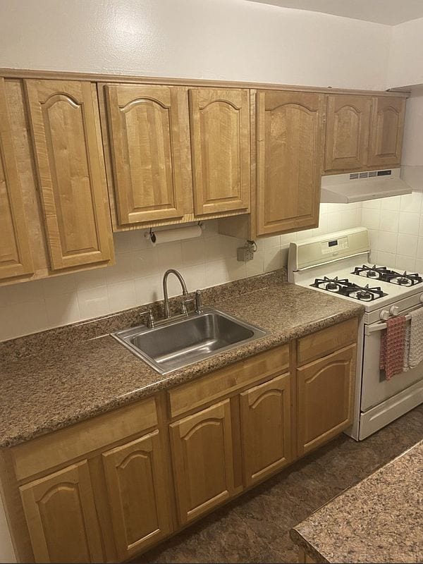 2385 Barker Ave in Bronx, NY - Building Photo - Building Photo