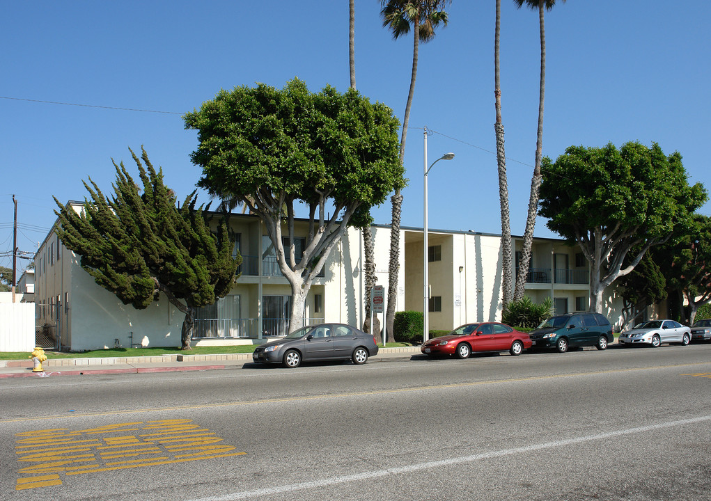 1044 N H St in Oxnard, CA - Building Photo