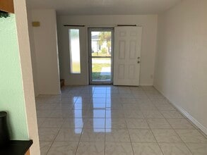 2138 19th Ave SW in Largo, FL - Building Photo - Building Photo