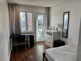 4409 Saint Laurent Boul in Montréal, QC - Building Photo