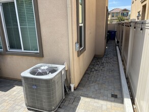 261 Camellia Way in Vista, CA - Building Photo - Building Photo