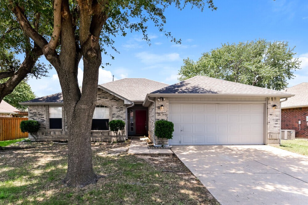828 Atchison Dr in Saginaw, TX - Building Photo